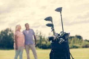 Du brauchst ein Golf Bag (Golftasche) um Deine Golfausrüstung auf der Runde zu organisieren