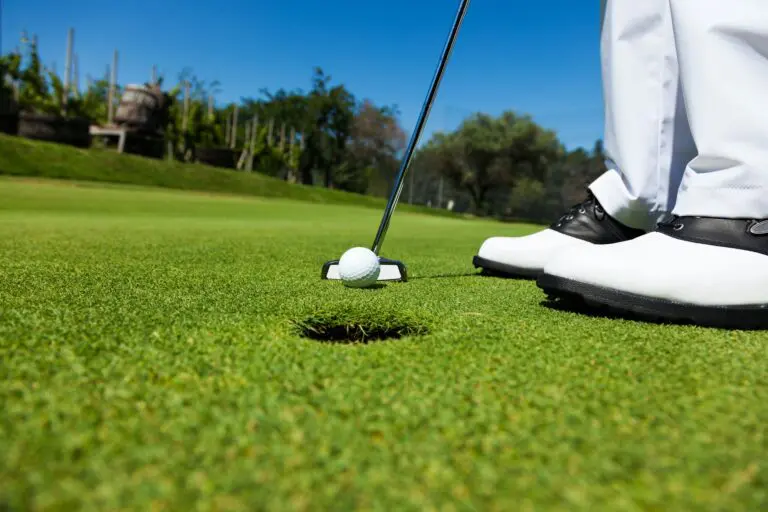 Besser putten durch Golfball markieren