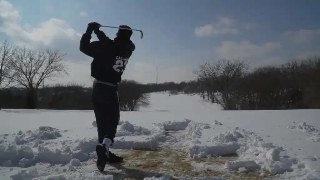 Golf Spielen im Schnee