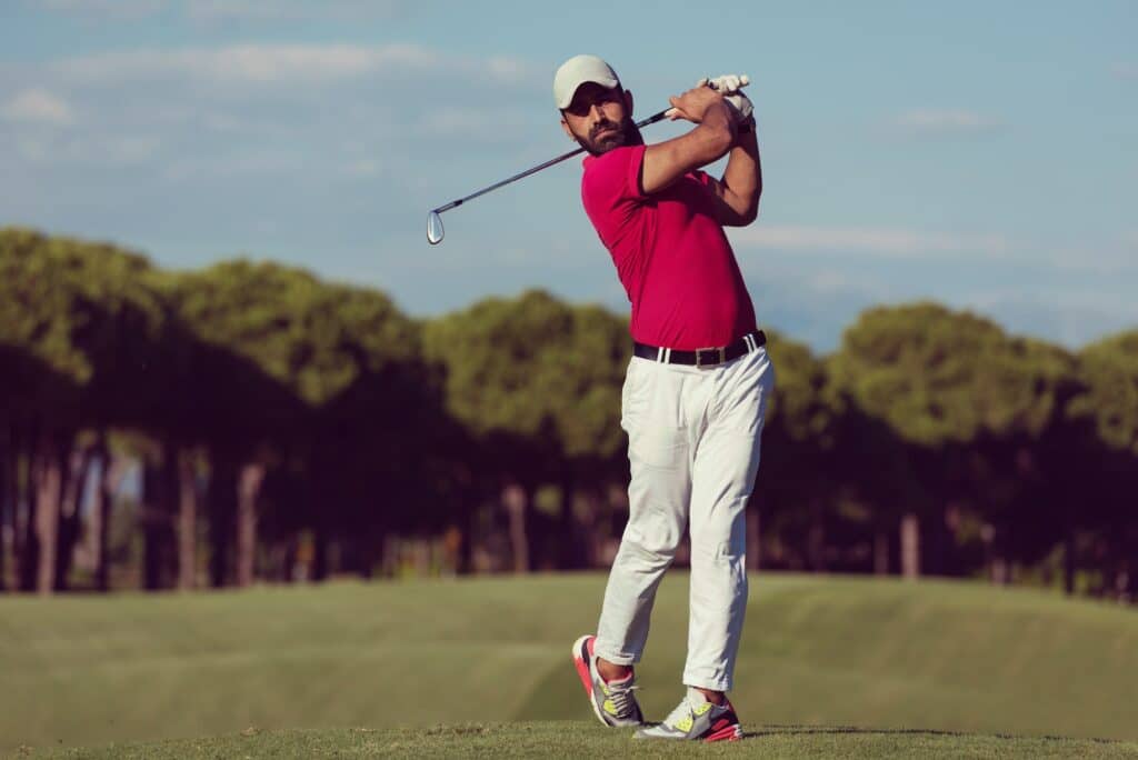 Ein guter Ballkontakt ist essentiell für einen guten Golfschlag