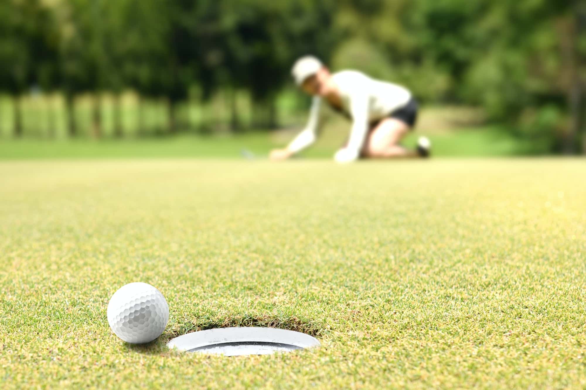 Probiere diesen einfachen Trick aus, um dein Gefühl für die langen Putts beim Golf wiederzubekommen